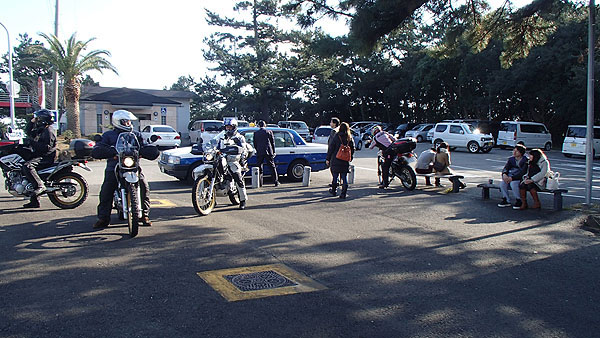 三段壁の駐車場